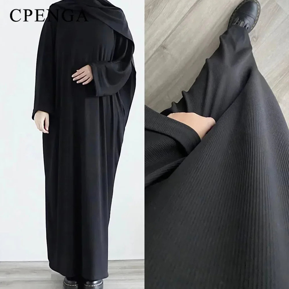 Autumn Winter Knitted Dress Muslim Womens Abaya Women Arab Modest Dress Warm Long Gown Islamic Clothing 241111