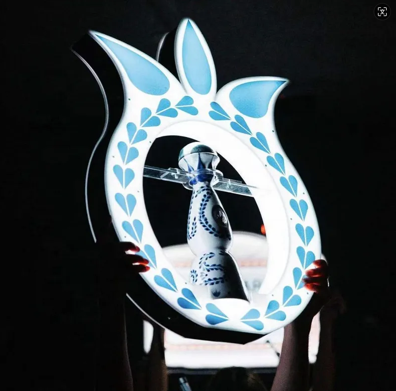 Tequila bottle decoration Custom Bar Tools VIP dispo Bottle Presenter Tequila Champagne Wine Rack For Nightclubs KTV Bar Party agave puff