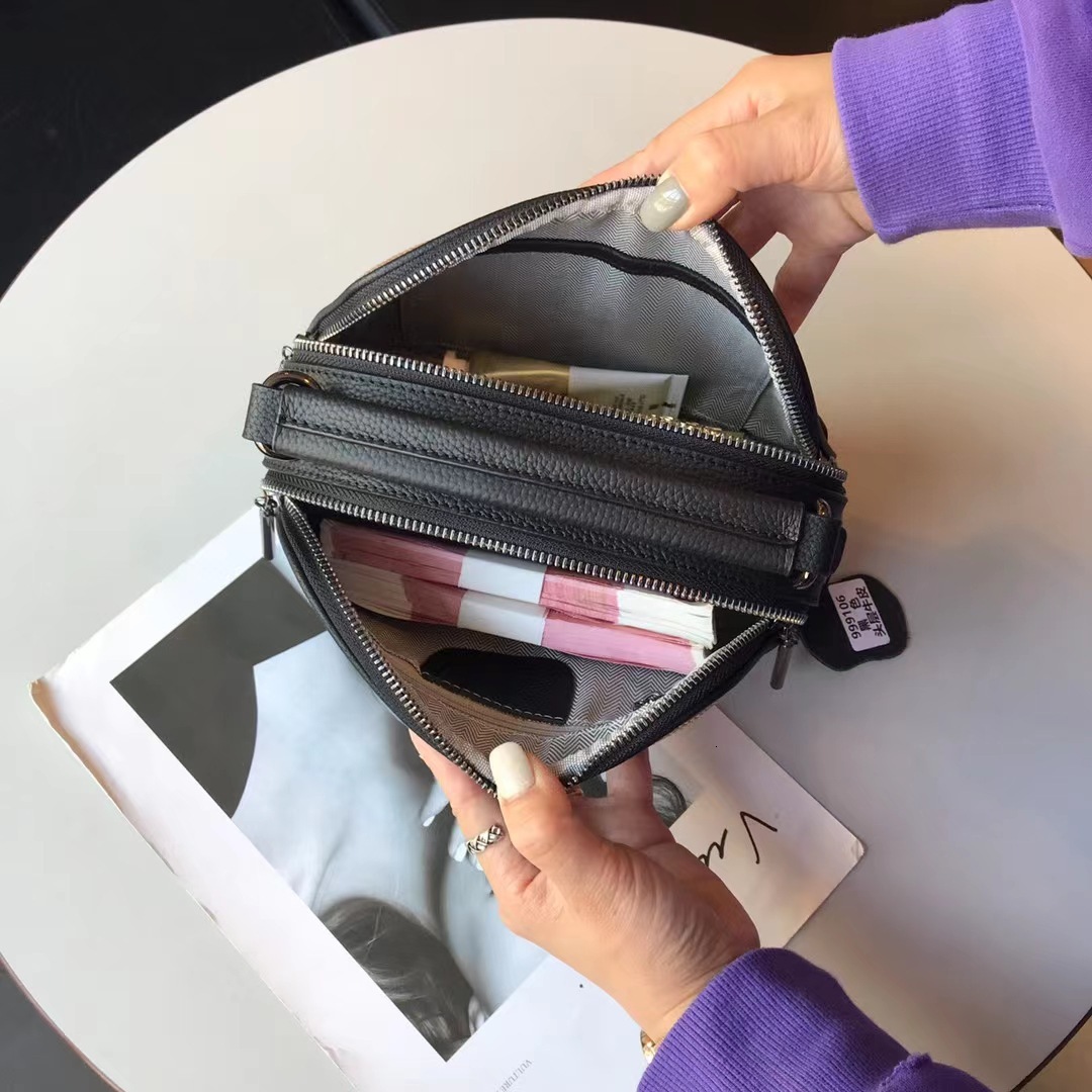 Advanced Handbag, Women's New Fashionable Horizontal Apple Small Square Personalized And Versatile Shoulder Designer Crossbody Bag Trendy