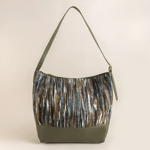 Bucket PU Yarn Color Blocked Hand-Held Tote Bag Autumn And Winter Large Capacity Shoulder Thread BagVoyage