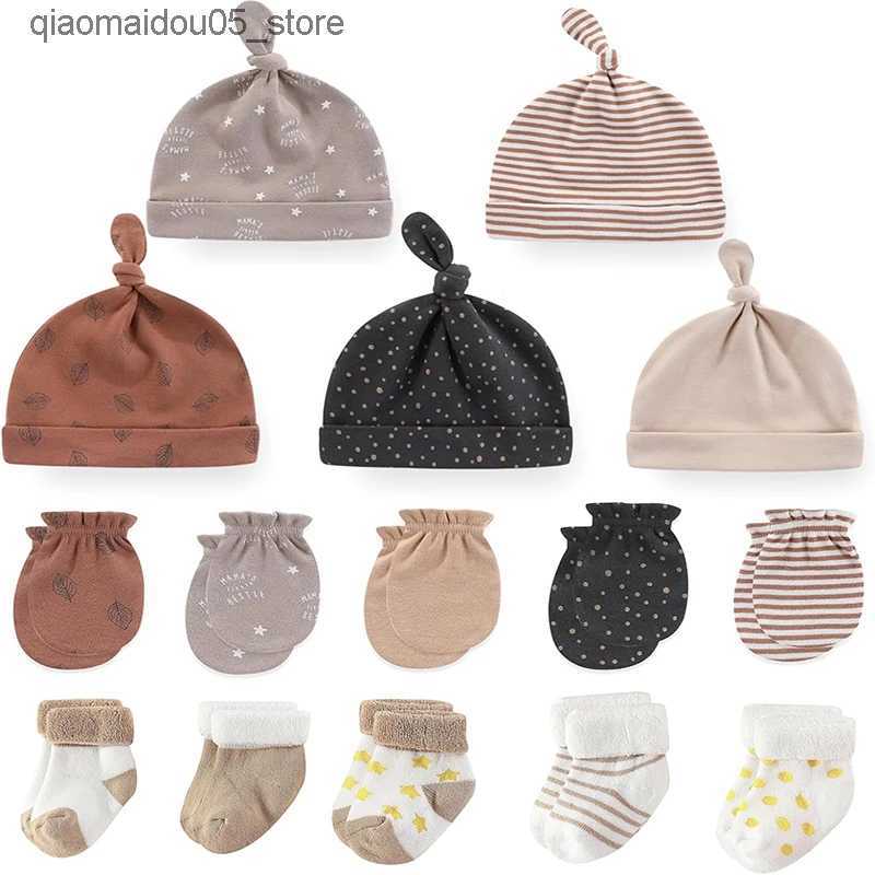 Kids Socks 15 Newborn Boys and Girls Wearing 100% Cotton Gloves+Hat+Socks Set Baby Supplies Cartoon Accessories 0-12M Solid Color Q240413