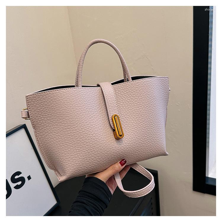 New Free Delivery 2025S Designer Totes Fashion High-end Texture Large Bag Women Vintage Bucket Fashionable Western Style All-match Commuter Crossbody 