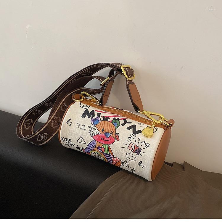 Free Shipping Totes 2025 Niche Design Fashion Bag Summer Bear Graffiti Underarm Cylinder Broadband Shoulder Messenger Designer Bag Luxury Bag Tote Bag