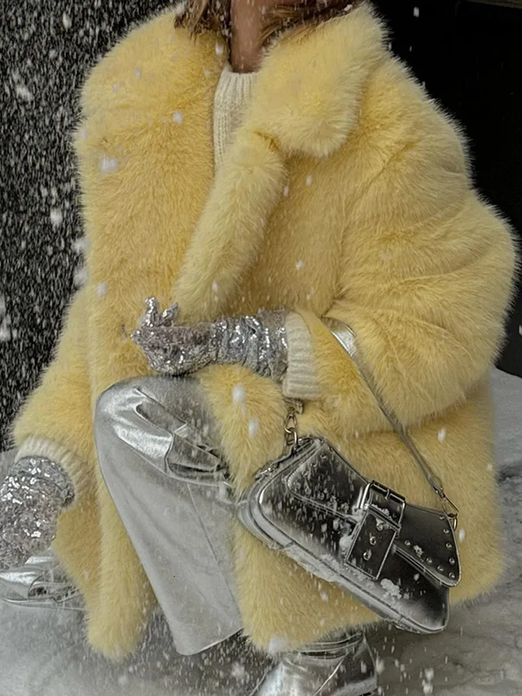 Medium length womens fur coat set with loose neckline imitating fox fur coat warm soft thick winter social fur coat 241112