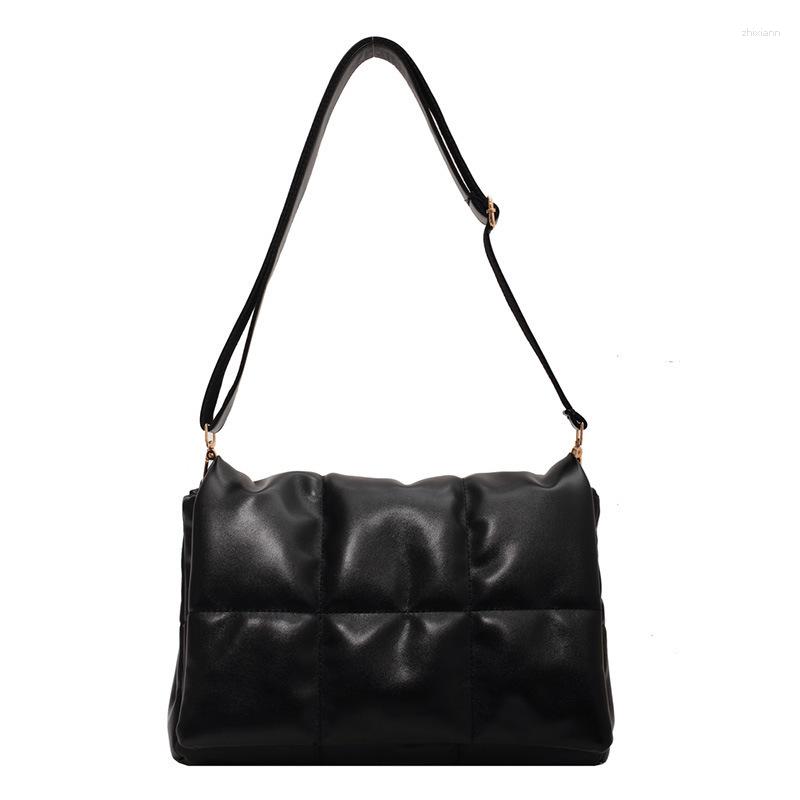 2025 NEW Totes Foreign Trade Women's Bag Large Capacity Cotton Coat Female Autumn And Winter Fashion Retro Rhombus Embroidery Thread Shoulder zha