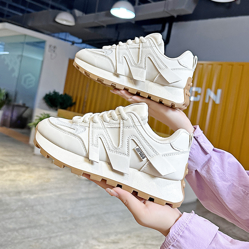 2024 free shipping shoes designer womens running shoes athleisure breathable comfortable triple black sneakers mens trainers size eur35-40