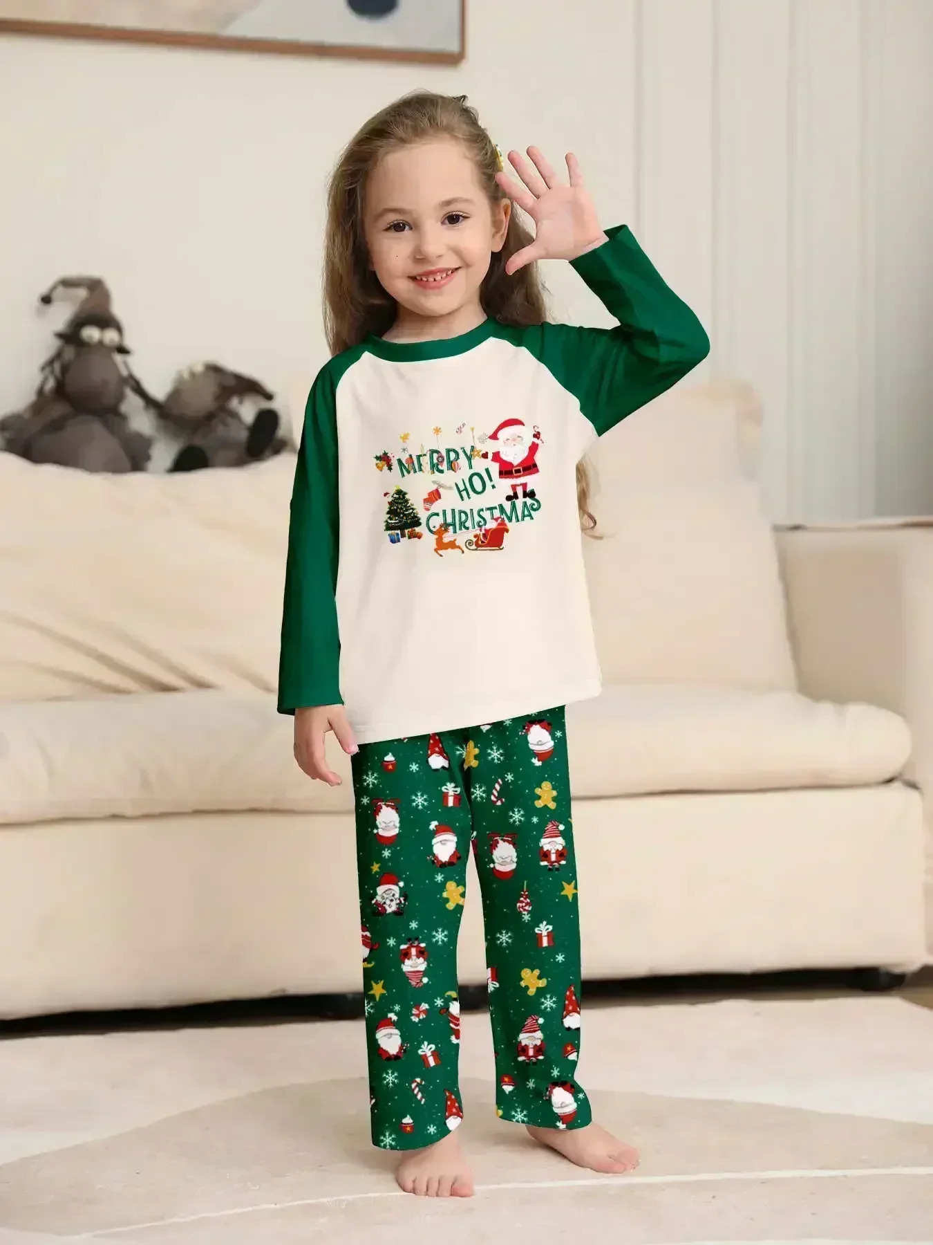 Xmas Gift Family Matching Outfits Green Allover Print Parent-child Christmas Pajamas Set Baby Boys Girls Costumes Party Pyjamas 241112
