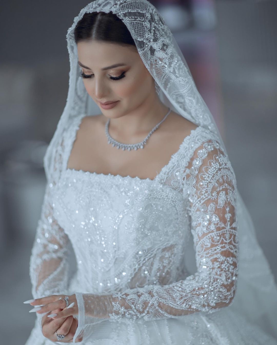 Saudi Arabic Ball Gown Wedding Dress Square Neck Long Sleeves Sequins Lace Wedding Dresses Ruffle Dubai R Bridal Gowns Plus Size 0616