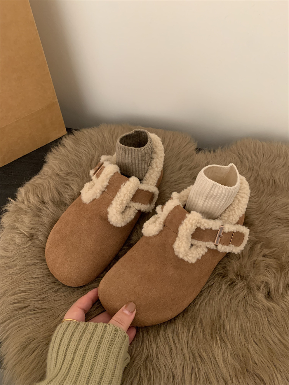 Retro thick soled brown velvet fur shoes for women, wearing warm cotton shoes for autumn and winter, snow boots for women