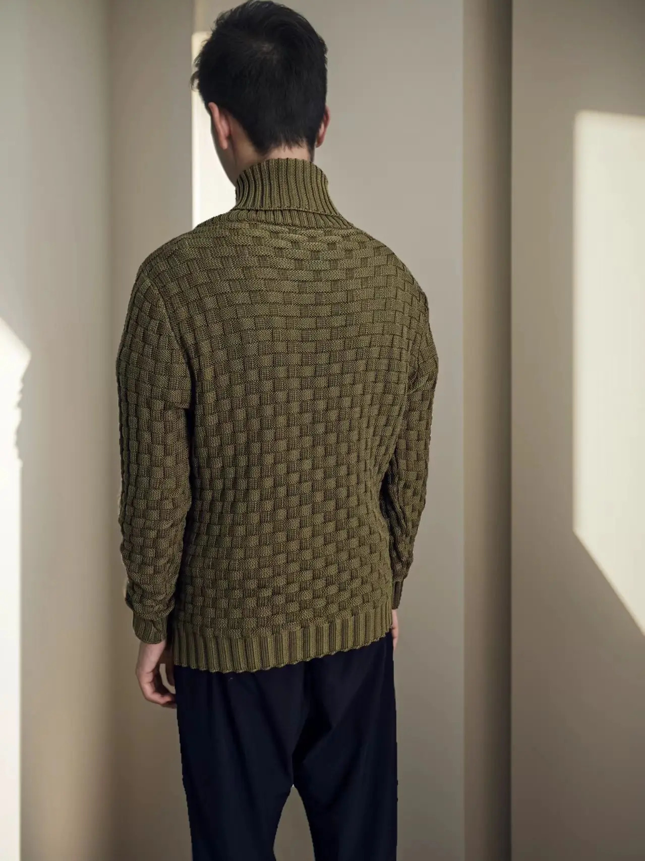 Mens autumn and winter O-neck sweater mens fashion casual ultra-thin solid plain weave long sleeved knitted Pullover Street outdoor warm knit 241113