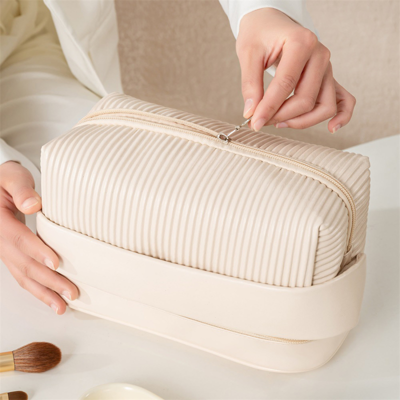 Leather Portable Girl Makeup Bag Women Cosmetic Bag Outdoor Waterproof Toiletries Organizer Female Beauty Bags Makeup Organizer smile