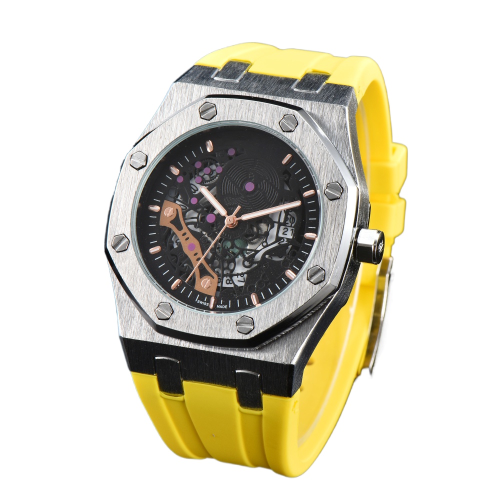 Mens Watches Luxury Quartz Movement Leather Strap Sports Designer Watch Japan Battery Lifestyle Waterproof Wholesell Casual Analog Wristwatch Montre De Luxe