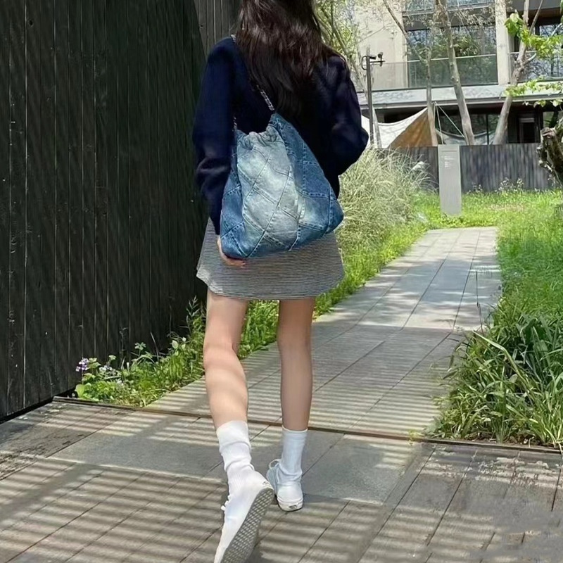 Small Fragrant Wind Gradient Water Wash Denim Blue Garbage Capacity Diamond Grid Chain Tote One Shoulder Large Shopping Bag