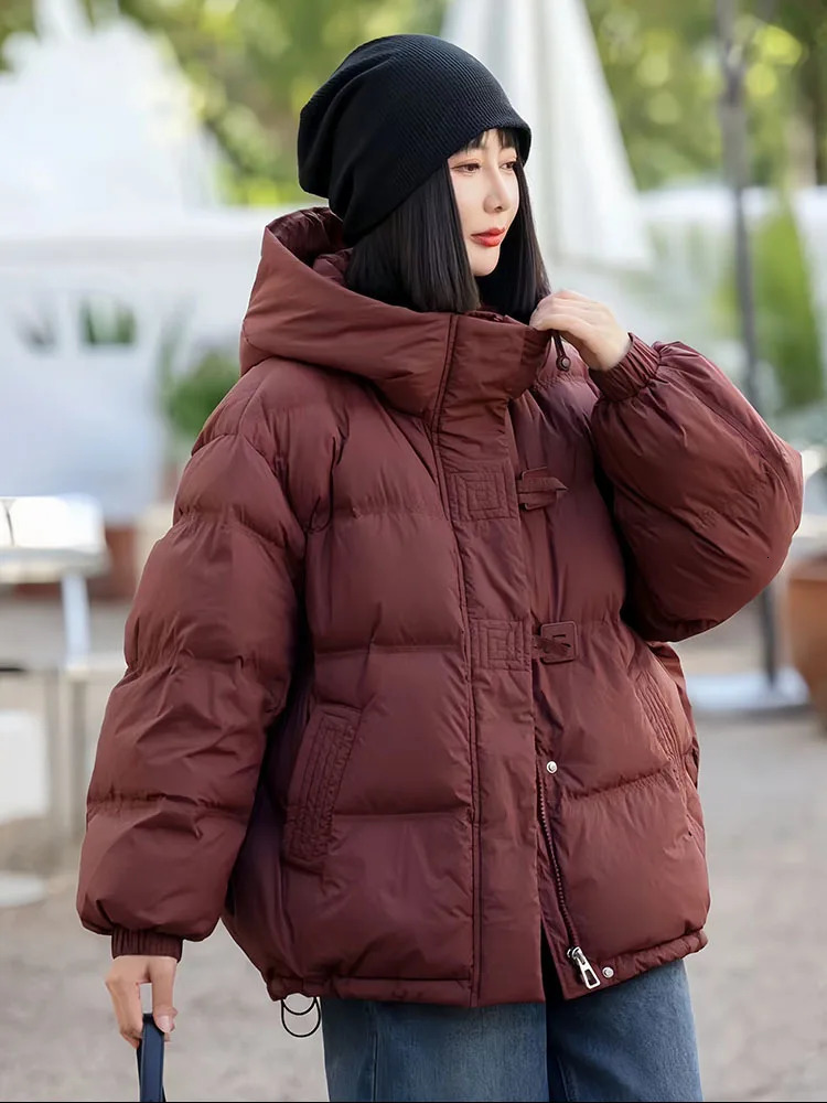 Solid color loose casual short sleeved jacket winter thick hooded white duck down coat pocket button zipper coat 241112