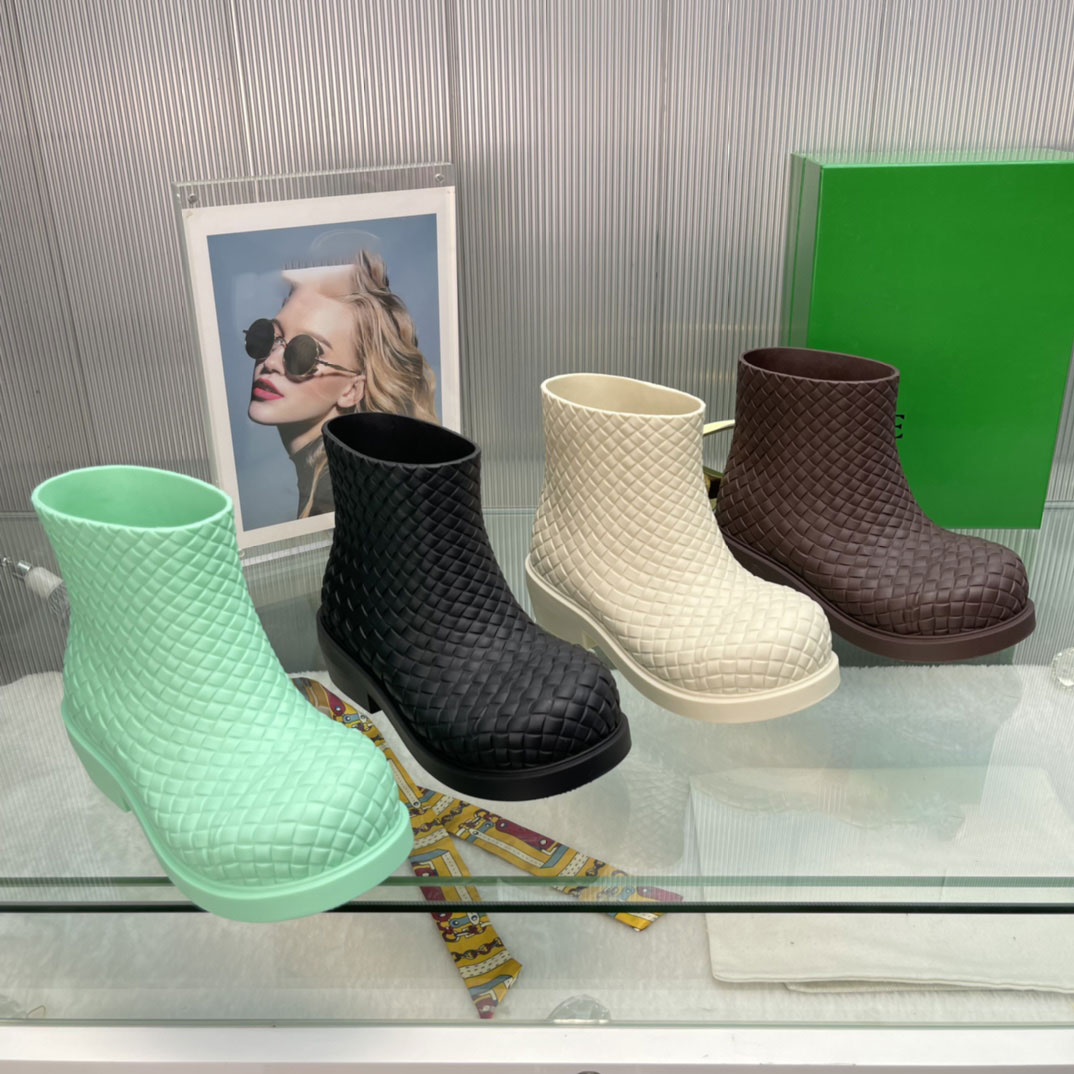 Designer Knit Rain Boots Women Ankle Boot Anti Slip Thick Soles Boots Fashion Round Toe Booties Outdoor Rubber Boots Waterproof Shoes Pure Color Ankle Boots 35-40