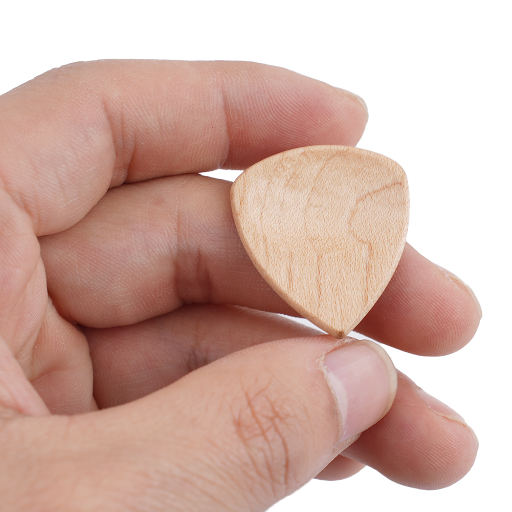 Hand Sanded Wooden Acoustic Guitar Picks, Red Sandalwood Rosewood Colors, Smooth, Ideal for Guitar Enthusiasts