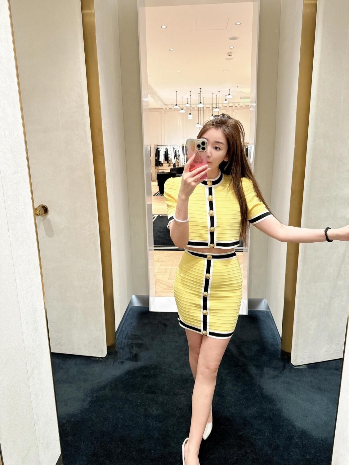 Summer designer women o-neck short sleeve single breasted cardigan top and skirt 2 piece dress suit yellow twinset SML