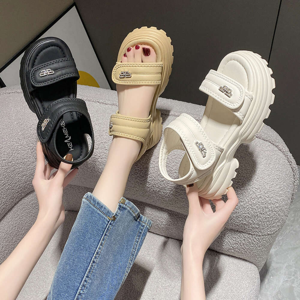 Sports 2024 Summer New Thick Sole Women's Matsuke Velcro Beach Sandals For Women