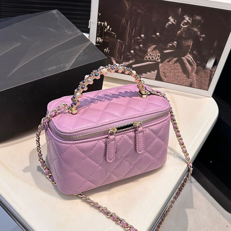 Designer bag Pearl handle Makeup Bag Acrylic chain handle quality leather Crossbody Bag saddle bag luxurys Handbags Zipper cosmetic bag Messenger Bag 17m