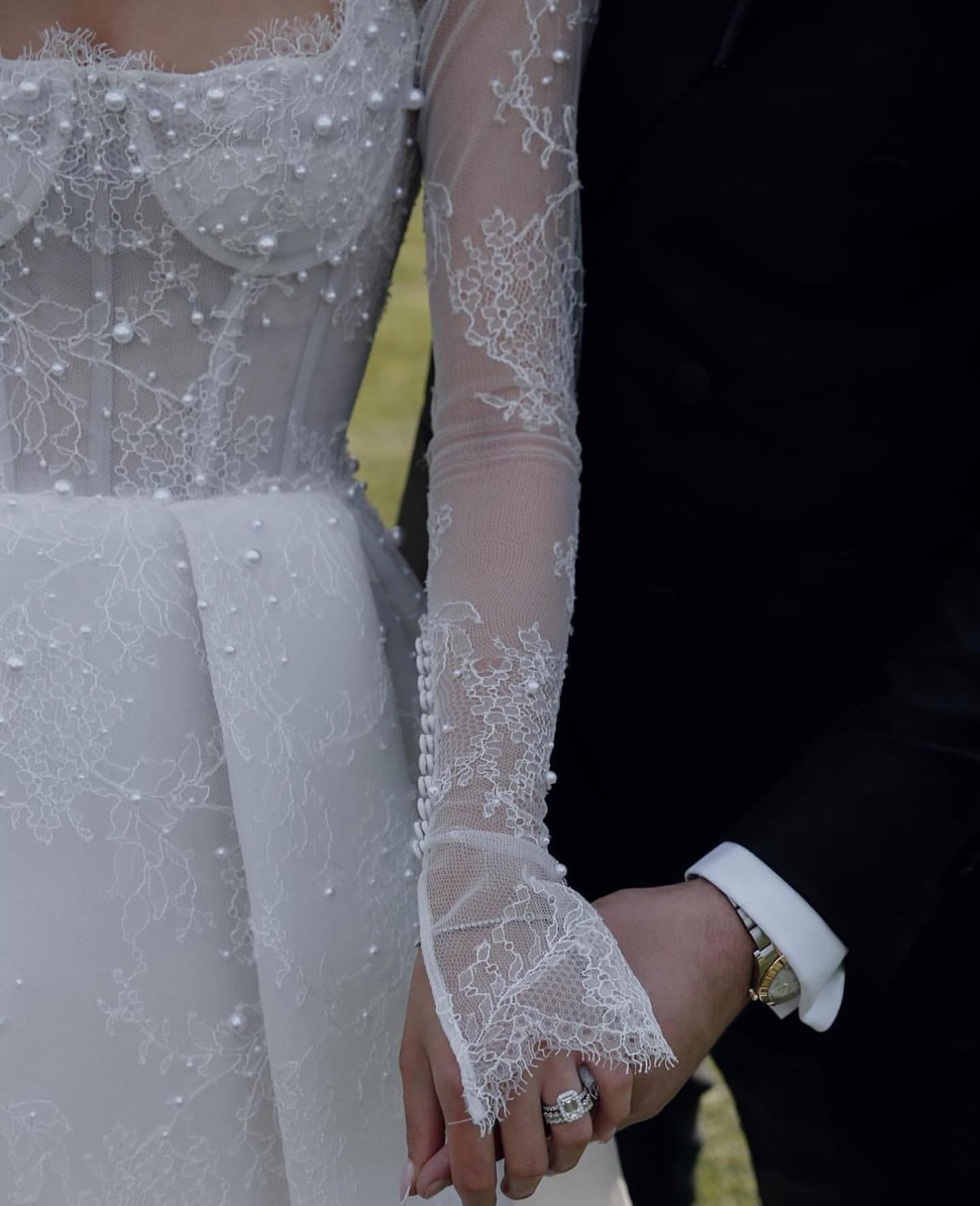 A E Dress For Bride Lace Long Sleeves Pearls Wedding Dresses Bridal Gowns Vestidos Novia Backless Country Robe De Mariage Bc19346 0219