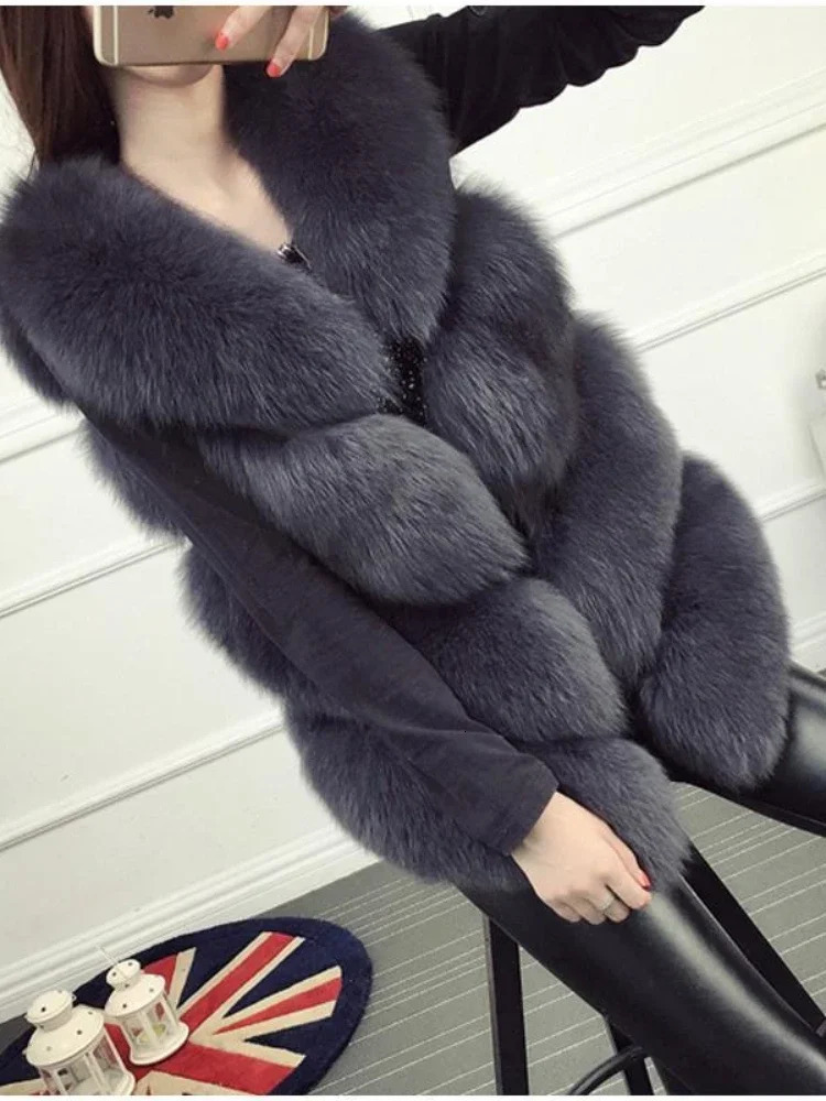 Womens sleeveless jacket womens fox fur vest winter fox fur jacket womens short faux fur coat elegant womens warm vest 241113