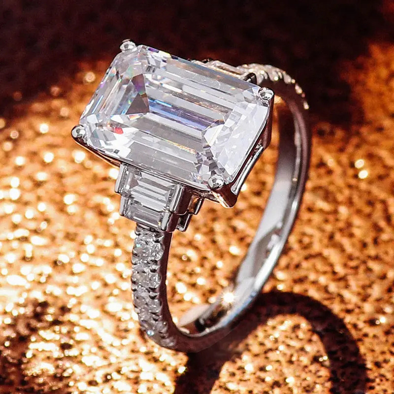 2025 Top Sell Gorgeous Wedding Rings Luxury Jewelry 925 Sterling Silver Fill Large White Cubic Zircon CZ Diamond Eternity Women Engagement Designer Ba