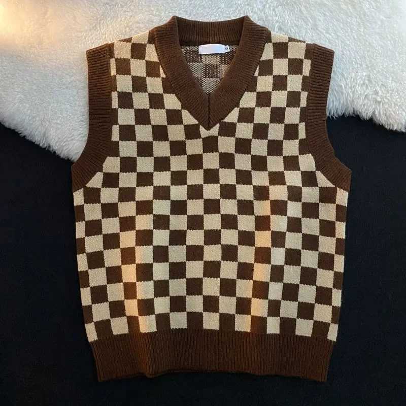 Mens checkered plain V-neck knitted vest womens spring and autumn loose couple sweater jacket sleeveless vest casual top W241113