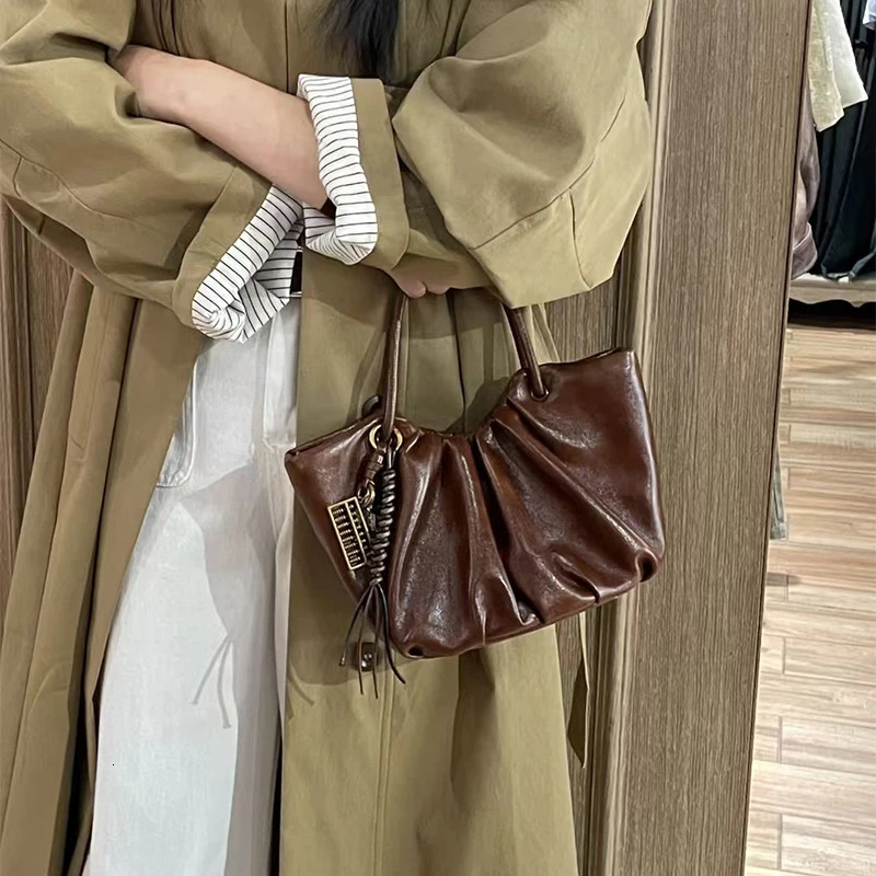 Small Smudging Hand Basket Womens Bag Autumn Winter Fold Cloud Bag All Casual Single Shoulder Crossbody Bag er 241114