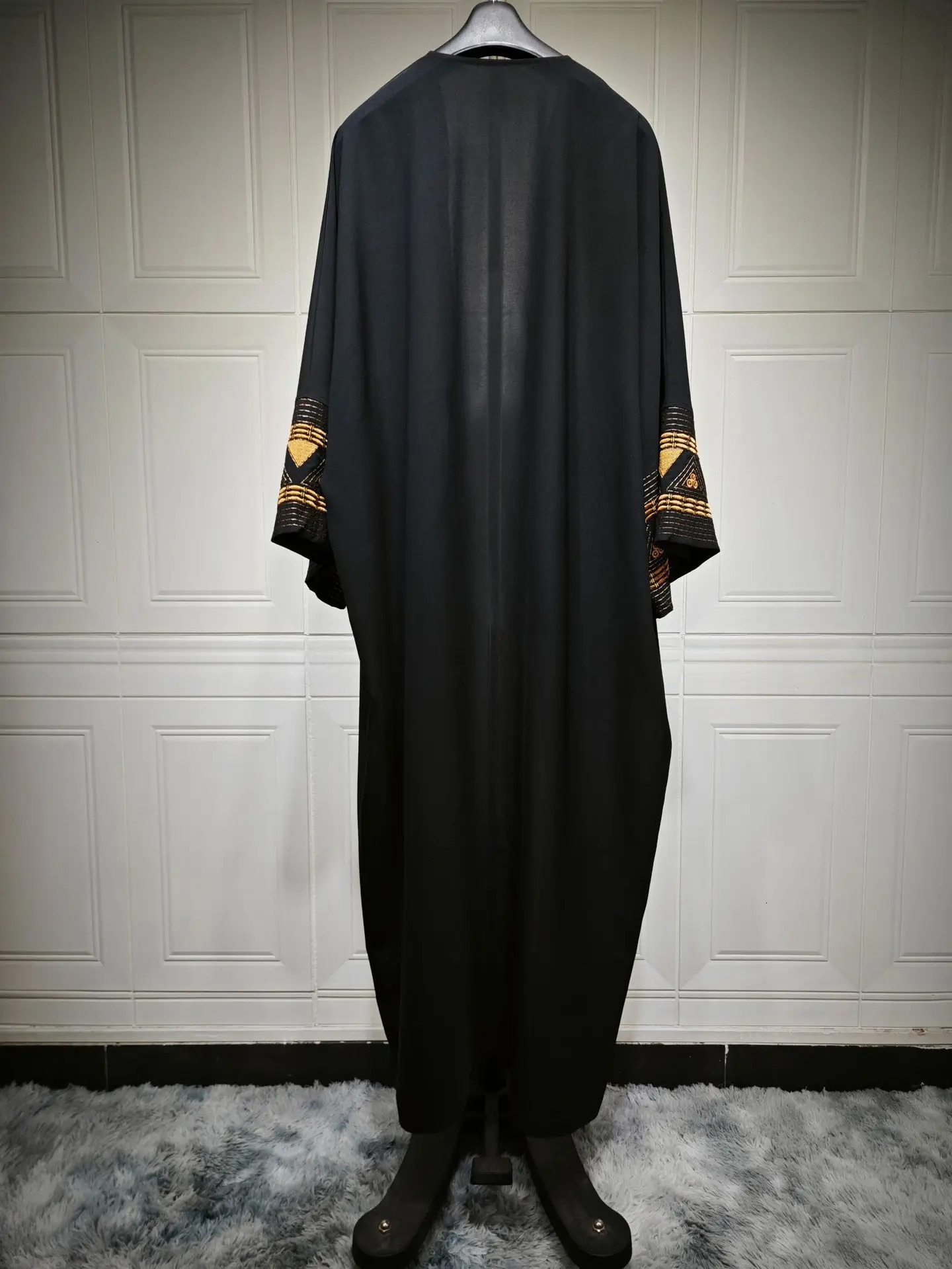 Arab Ramadan Eid al Fitr Black and White Embroidered Open Humility Abaya Dubai Muslim Kimono Abayas Women Kaftan Dress Islamic Clothing 241111