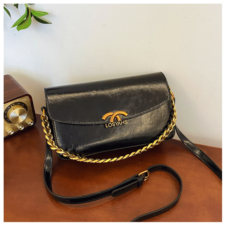 Retro Patent Leather Women's Shoulder Flap Designer Solid Color Armpit Red Crossbody Bag Women's Handbag