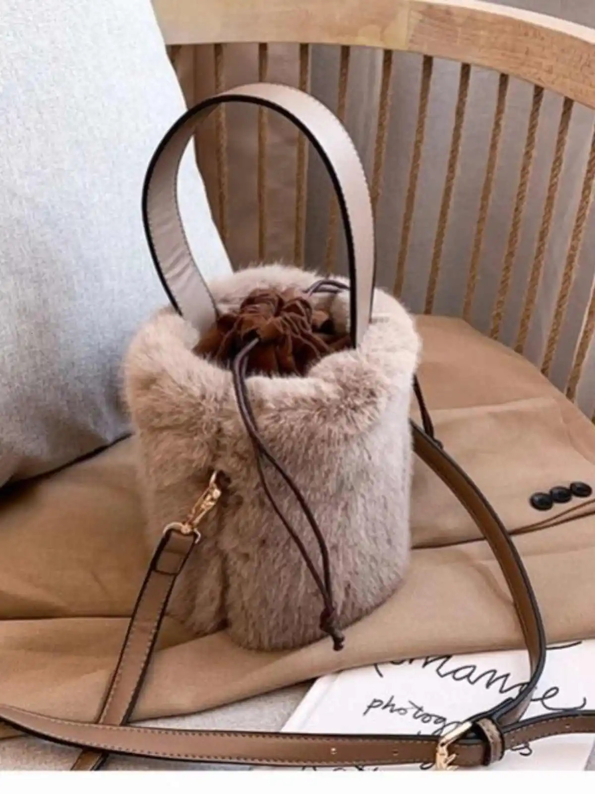 Plush Handheld Bag For Women Autumn Winter String Style Crossbody Small Bucket Bag Korean Edition Mini Handbag Shoulder Bag 241114