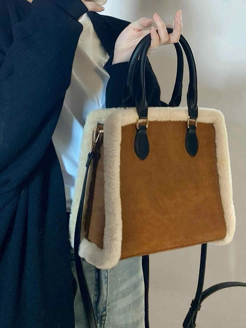 Lamb Wool Spliced Handbag Autumn Winter Large Capacity Tote Bag Korean Female Retro Suede Shoulder Crossbody Bags 241114