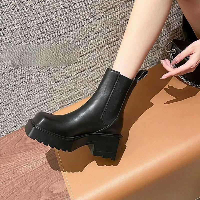 Authentic leather tattooed nude boots new thick high heels square toe high heels short boots designer Fi tattooed boots M241113