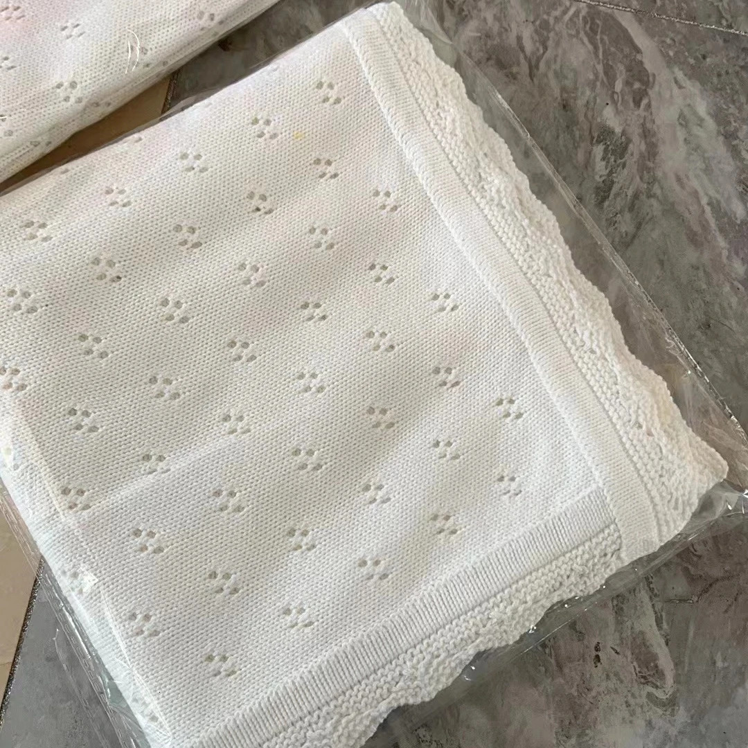 Knitted baby blankets born shower gifts cotton swaddle packaging blankets nap covers baby bed bedding lace pick-up holes 241113