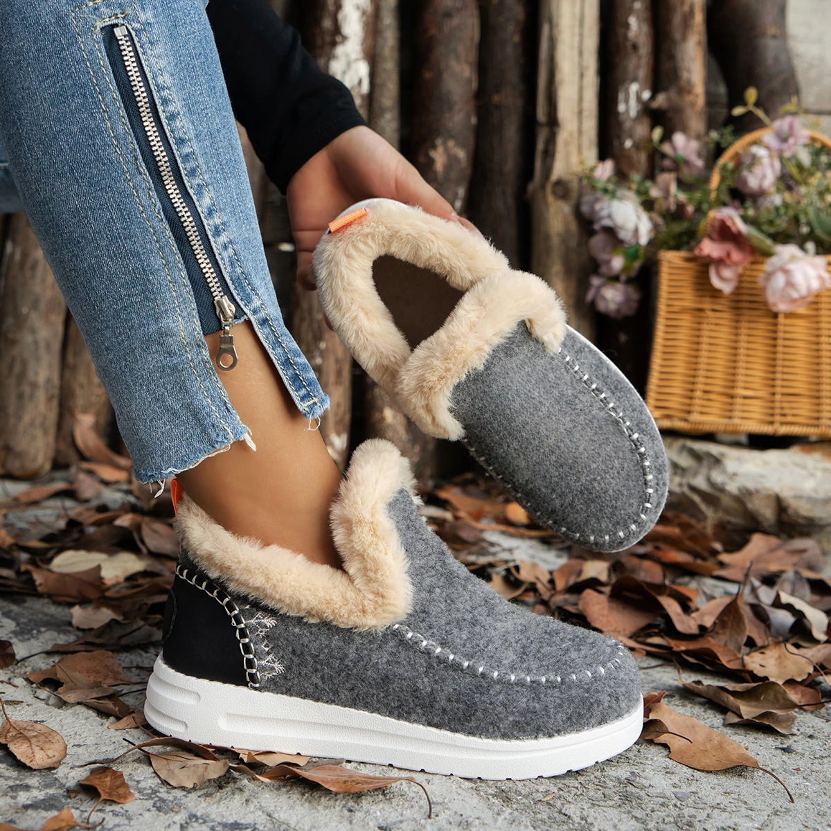 Womens Winter Round Head Plush Comfortable Warm Short Tube Flat Bottom Large Size Womens Boots Size 36-43 241113