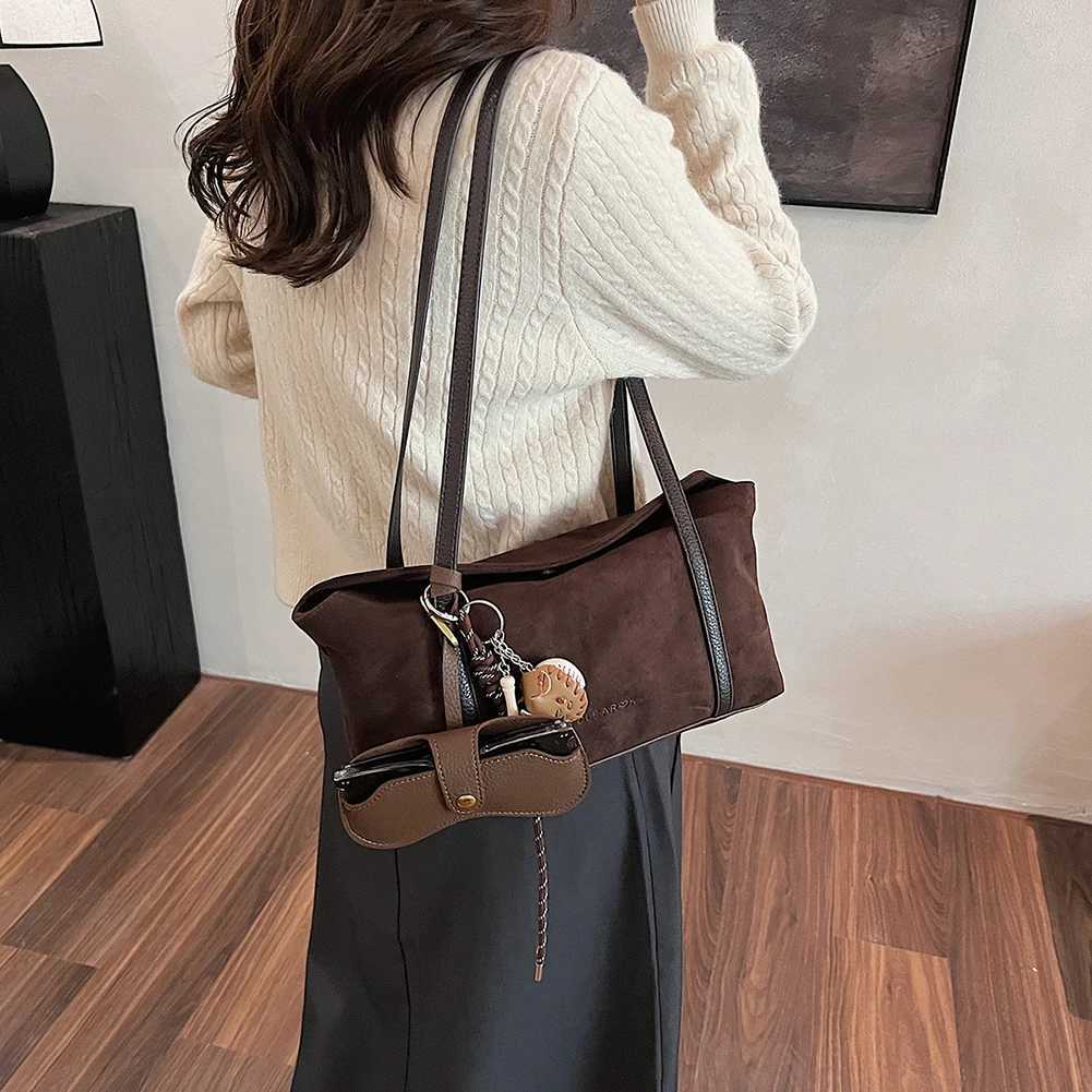 New Suede Shoder Bag for Wen Hobo Purse Solid Color Faux Suede Handbag With Inner Pocket Sahel Bag for Work Shopping Z250514