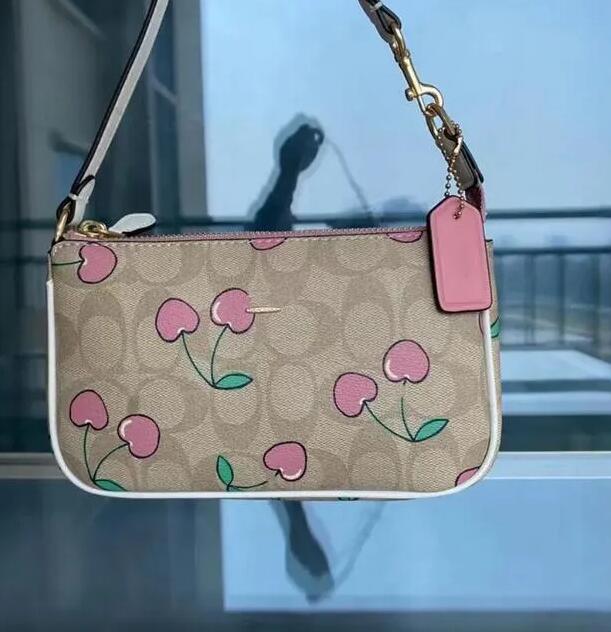 Totes Underarm Wrap bag Pendant Shoulder Oblique Cross body bag tote bag stylishhandbagsstore