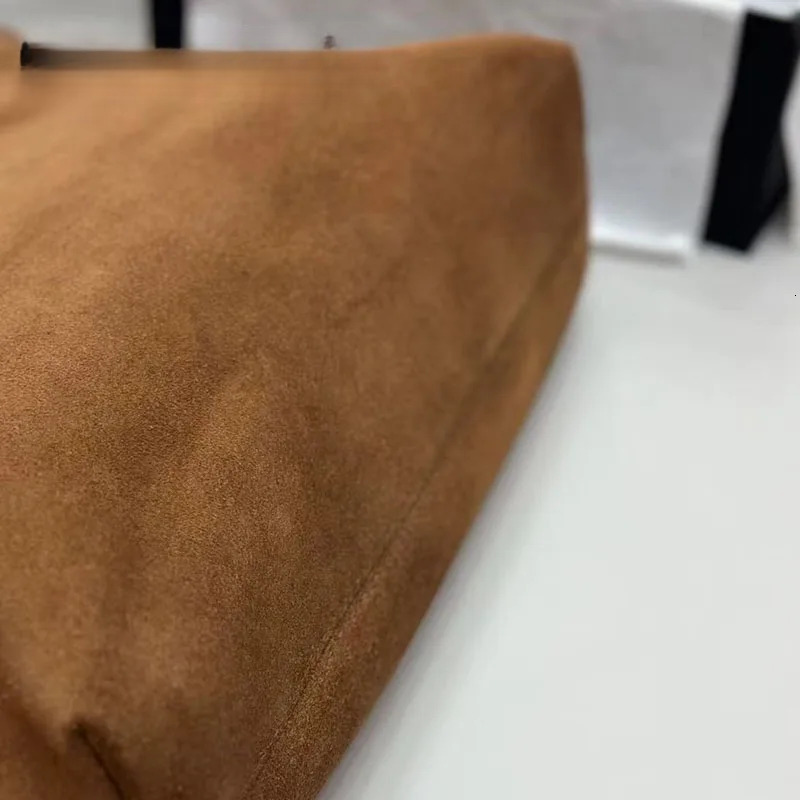 New Frosted Suede Women's Handbag Fashion Office Ladies Shoulder Classic Minimalist Suction Buckle Tote Bag Genuine Leather BagVoyage