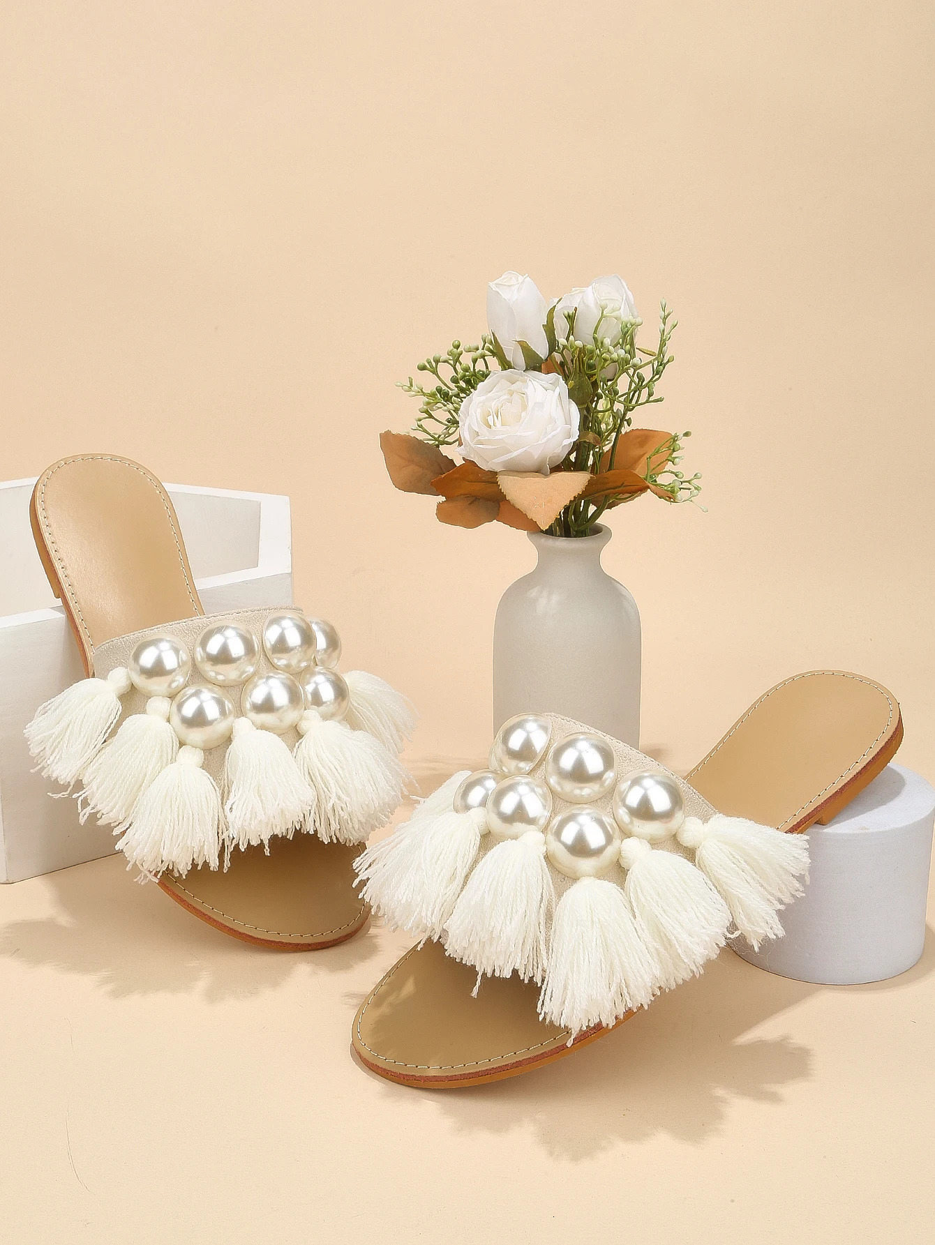 White fur pearl rhinestone home shoes vacation slippers 241113