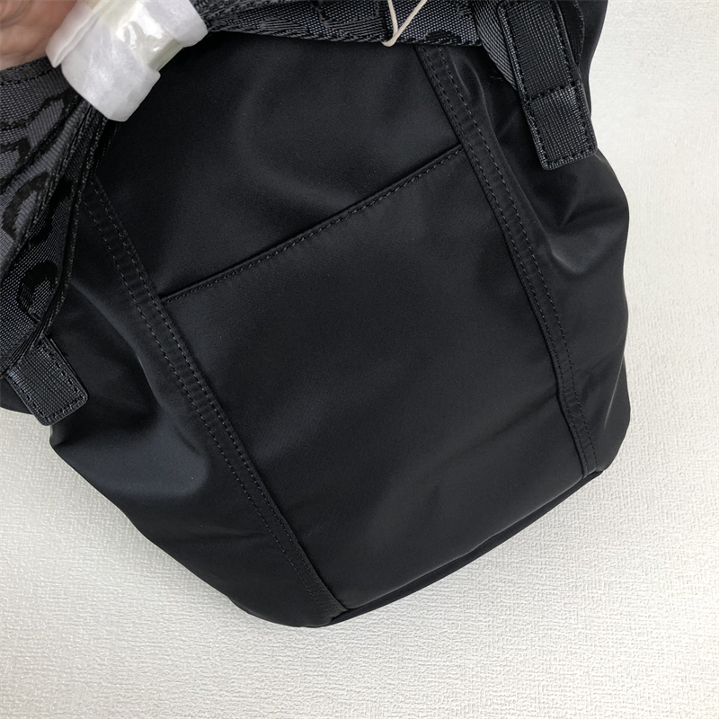 Nordic Niche M Unisex Waterproof Nylon Light Commuter Shoulder Messenger Bucket Bag Gender Neutral BagVoyage