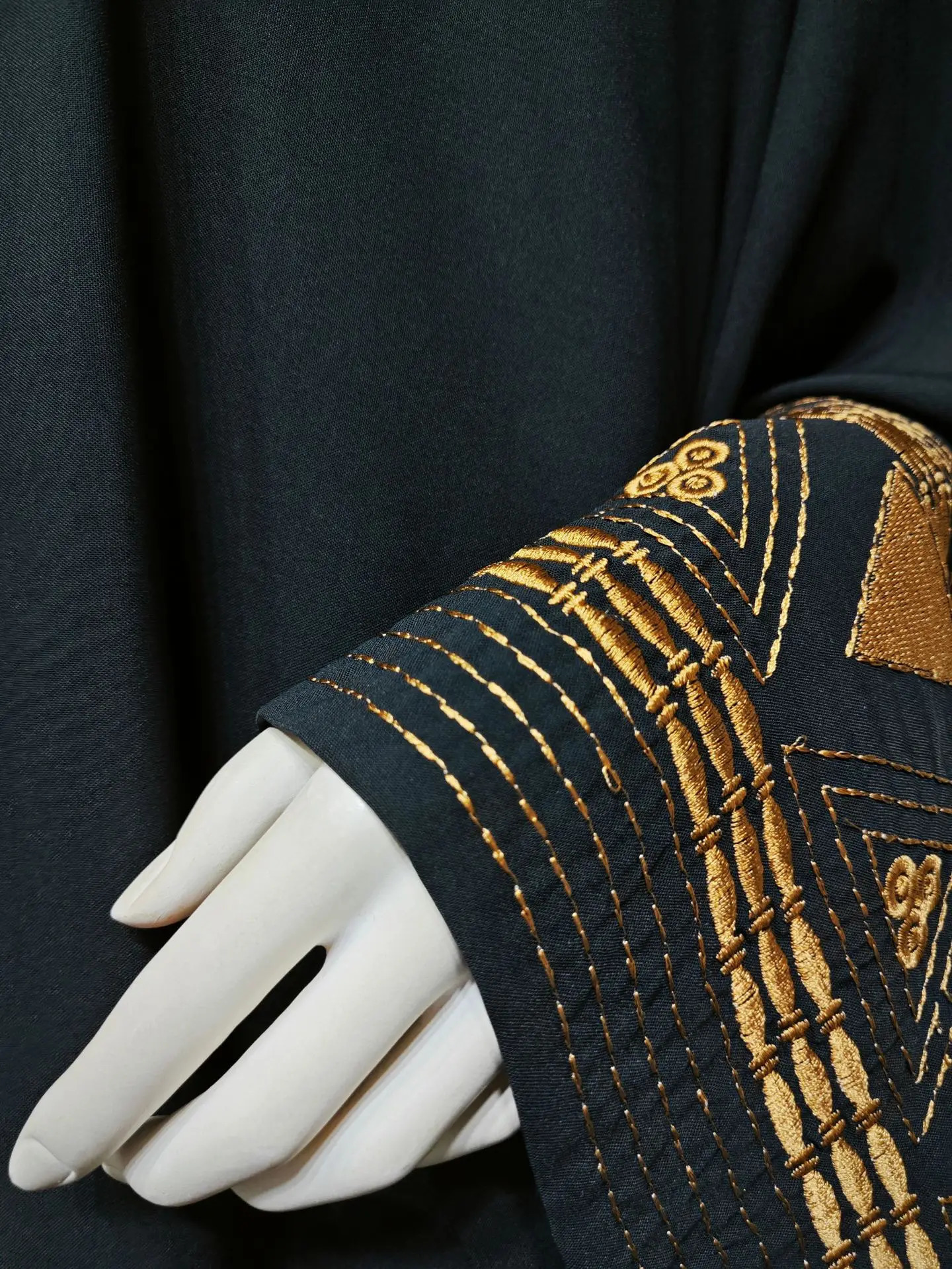 Arab Ramadan Eid al Fitr Black and White Embroidered Open Humility Abaya Dubai Muslim Kimono Abayas Women Kaftan Dress Islamic Clothing 241111
