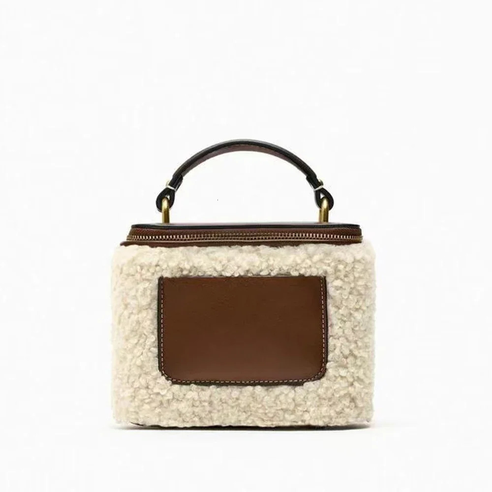 er Lambswool Handbag Warm Plush Women Shoulder Bag Chains Faux Fur Bags for Women Winter Coins Crossbody Bag Ladies 241114