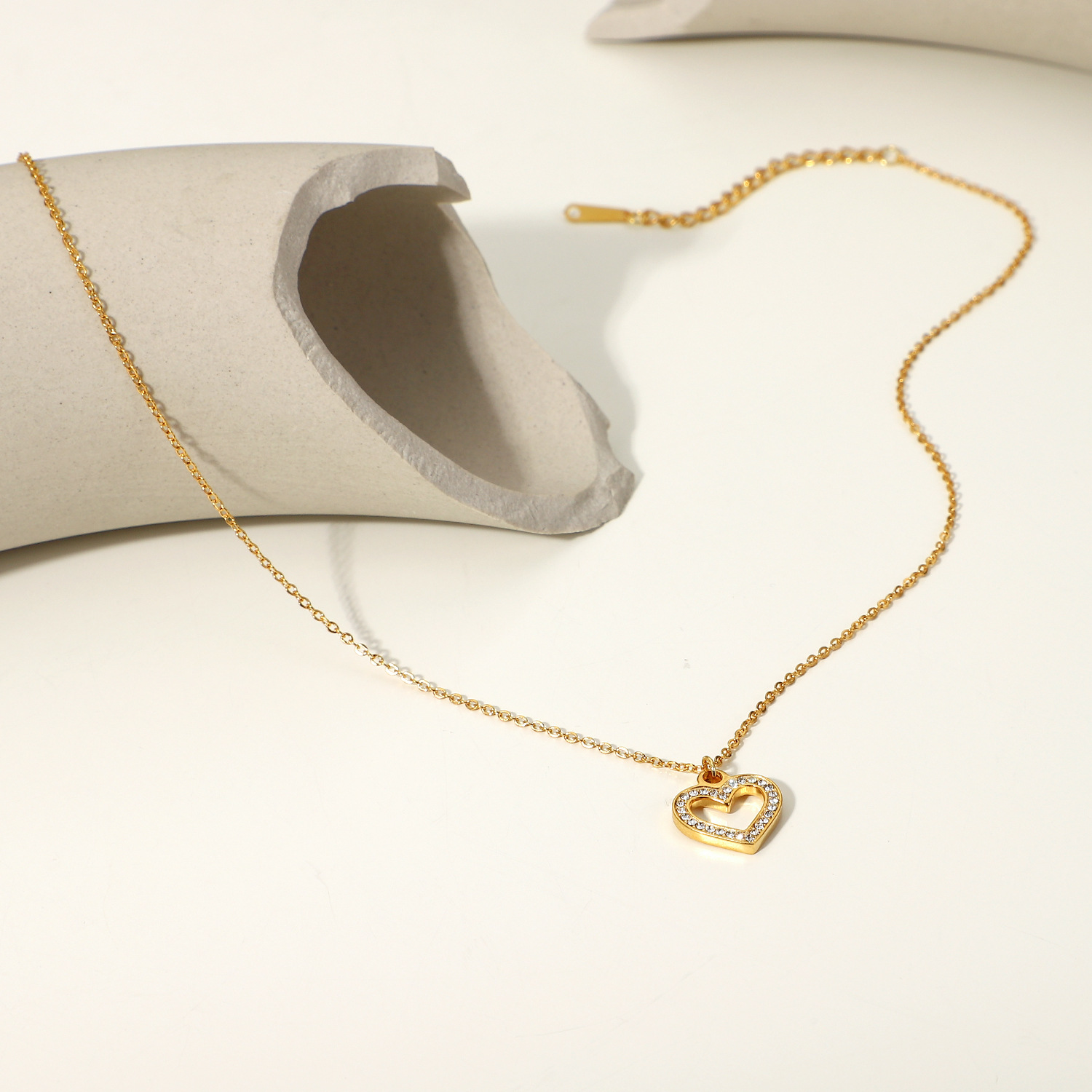 Designer New 18K Gold Vacuum Electroplated Heart Necklace for Women Stainless Steel Transparent Zircon Banquet Party Wedding Necklace Gift