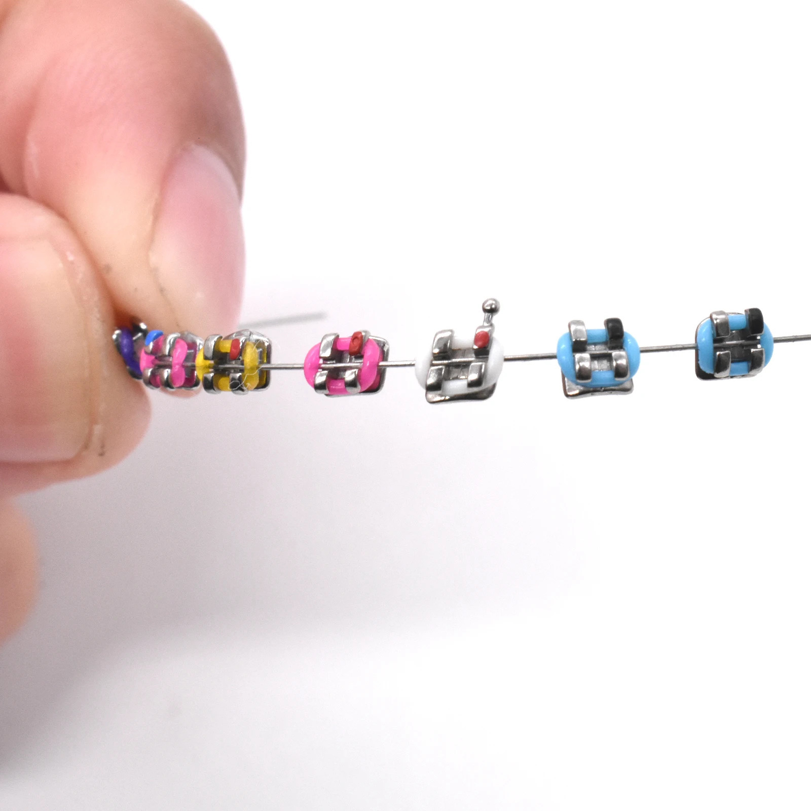 1Pack Temporary Tooth Decoration with Metal WiresMetal Bracket and Orthodontic Ligature TiesPractice Props for Dental Students 240412