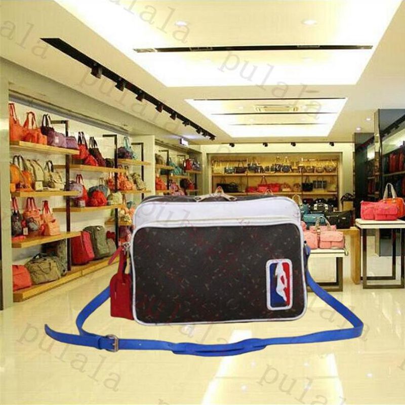 Men's Crossbody Postman bag Luxurys Designer bags Men purses Classic Style Fashion Sport bag messenger bagss sacoche pouch Women's wallet briefcase Camera bag