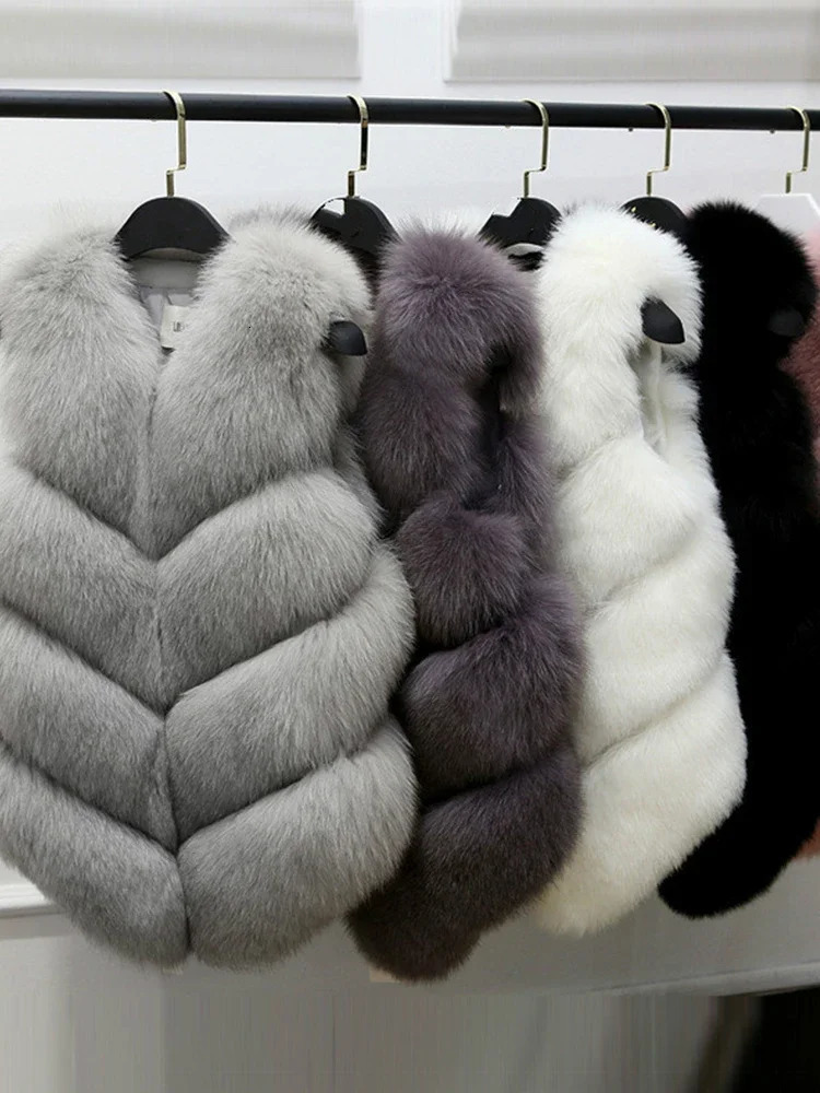 Womens sleeveless jacket womens fox fur vest winter fox fur jacket womens short faux fur coat elegant womens warm vest 241113