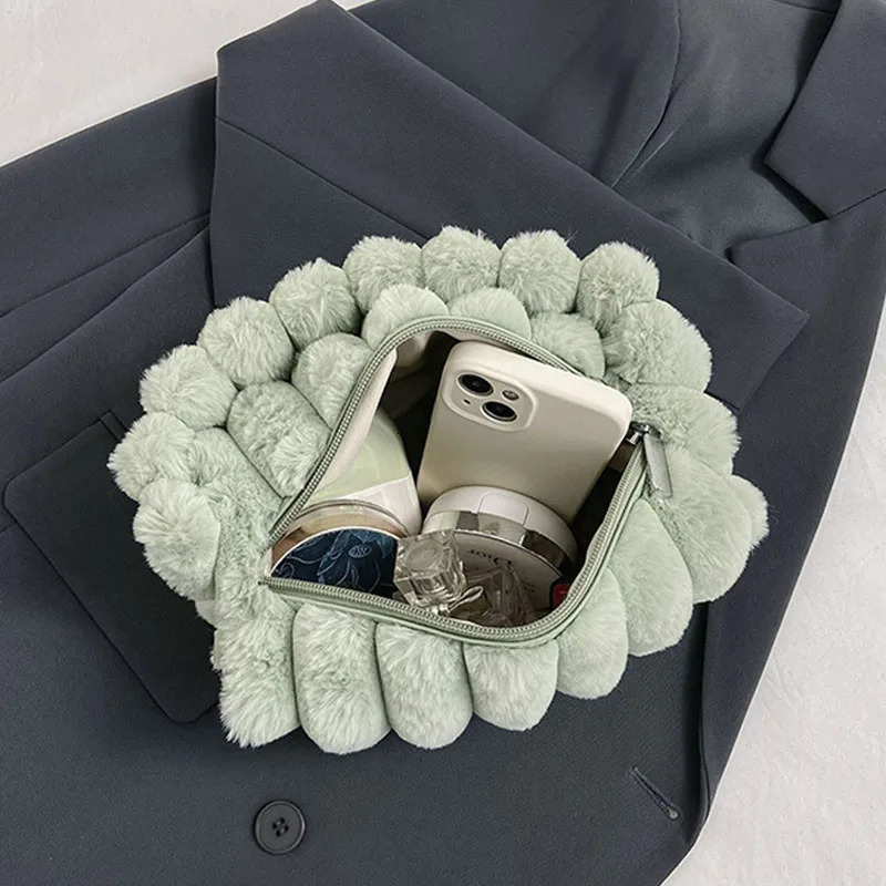 Plush Bag for Women Autumn Winter Fashion Simple Chins Handbag Korean Temperament Soft Party Crossbody Bags 241114