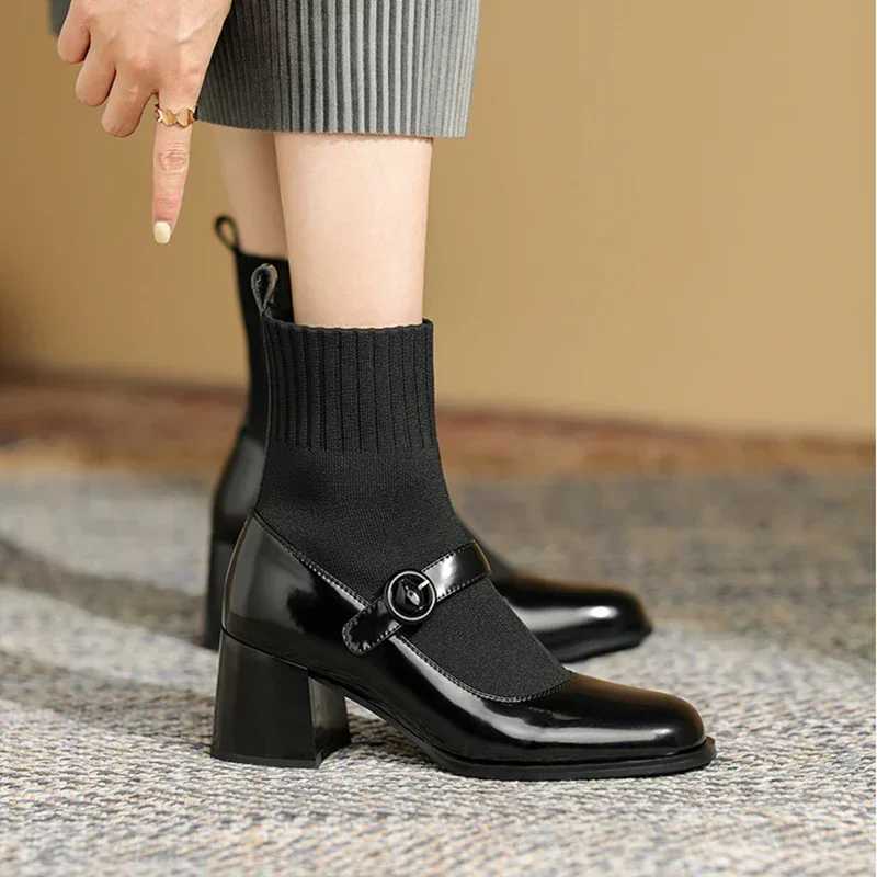 High Quality Autumn and Winter Knitted Socks Ankle Boots Fi Slip Square H Shoes Retro Womens Long Socks Brown Boots T241113