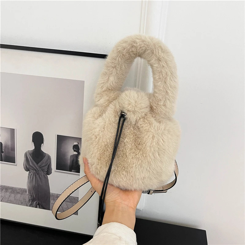 fashion Crossbody Bags For Women Autumn Winter Plush Purses And Handbags Handbag Female Womens Faux Plush Warm Hand Bags 241114