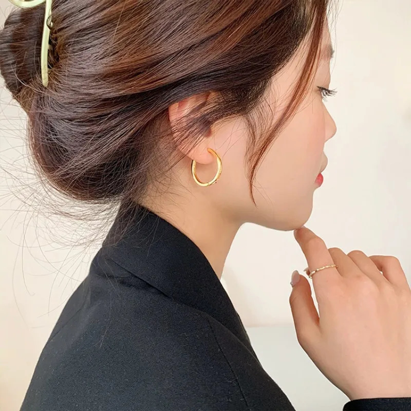 Fashion Classics Simple Big Round Hoop Earrings for Women Circle Girls Shiny Delicate Party Womens Jewelry Arrival 2023 241114